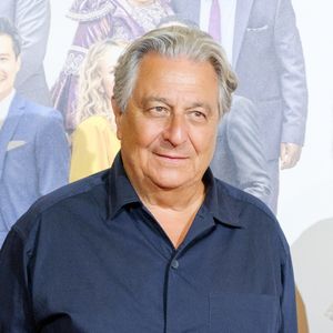 Christian Clavier préfère de loin la sympathie des Belges et souligne l'avantage d'être proche des nombreux tournages qui s'y déroulent.

Christian Clavier reçoit le grade d'officier de la Légion d'honneur des mains d'Emmanuel Macron - Christian Clavier à la première du film "Dios Mio, Pero Que Nos Has Hecho?" à Madrid
Zuma Press / Bestimage