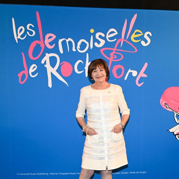 Exclusif - Macha Méril - Première de la comédie musicale "Les Demoiselles de Rochefort" sur la scène du théâtre du Lido à Paris le 2 octobre 2025. @LIONEL URMAN  / BESTIMAGE