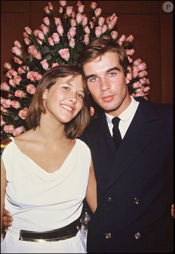 Les deux jeunes acteurs se rencontrent sur le tournage de "La Boum 2".

Archives - Pierre Cosso et Sophie Marceau.

Photo : Agence / Bestimage