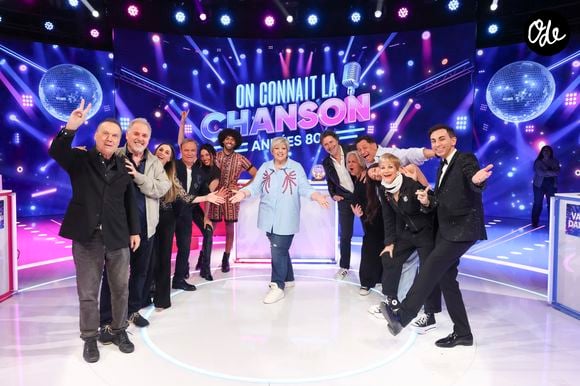 Les candidats s'affrontent autour des tubes emblématiques de la décennie.

Exclusif - Julien Lepers, Philippe Risoli, Capucine Anav, Fabien Lecoeuvre, Delphine Wespiser, Gwendal Marimoutou, Laurence Boccolini, Christophe Carrière, Valérie Damidot, Silvia Notargiacomo, Lionel Tim, Isabelle Morini-Bosc, Jordan Deluxe, lors de l’enregistrement de l’emission "On Connait La Chanson Années 80", présentée par L.Boccolini et diffusée le 22 septembre 2026 sur W9, à Paris, France, le 9 avril 2026. © Jack Tribeca/Bestimage