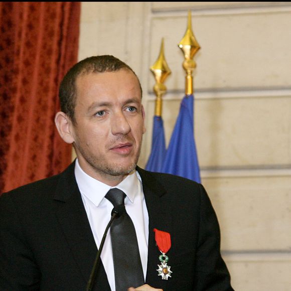 Dany Boon reçoit les insignes de Chevalier dans l'ordre de la Légion d'Honneur à l'Elysée. 

BERTRAND RINDOFF PETROFF / BESTIMAGE