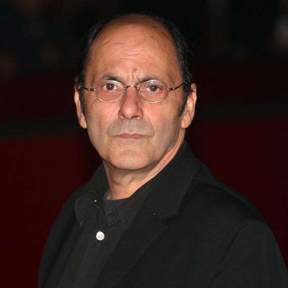 Au cours de cet entretien, François Cluzet revient sur un moment marquant de sa vie : sa dernière rencontre avec Jean-Pierre Bacri...

Jean-Pierre Bacri arrive sur le tapis rouge pour la projection de 'Parlez Moi De La Pluie' dans le cadre du 3ème Festival du Film de Rome à Rome, Italie, le 26 octobre 2008. Photo par Denis Guignebourg/ABACAPRESS.COM