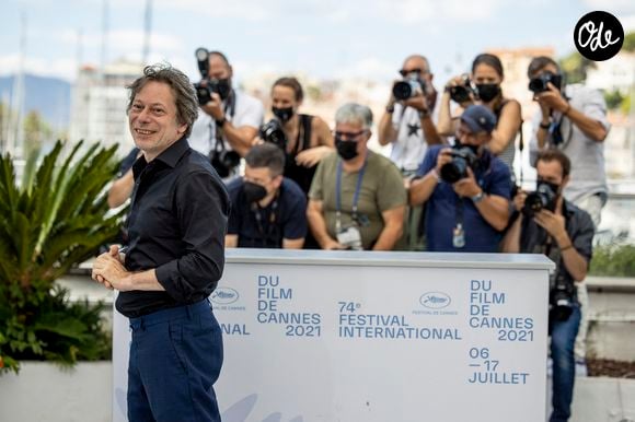 Mathieu Amalric (réalisateur) au photocall du film Serre-moi fort (Cannes première) lors du 74ème festival international du film de Cannes le 16 juillet 2021 © Borde / Jacovides / Moreau / Bestimage