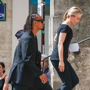 Audrey Crespo-Mara et ses fils Sekou et Lamine - Arrivées aux obsèques de Thierry Ardisson en l’église Saint-Roch de Paris, France, le 17 juillet 2025. © Clovis-Jacovides/Bestimage
