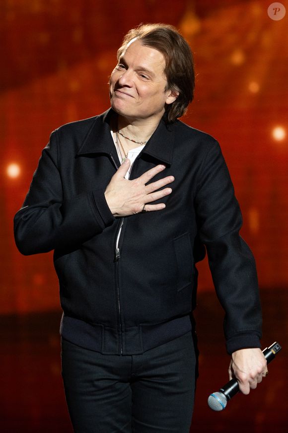 Exclusif - Benabar pour les surprises de l'enregistrement de l'émission "La Boîte à secrets", présentée par F.Bollaert et diffusée le 16 janvier 2026 sur France 3, dans les studios du Lendit à Saint-Denis, France, le 16 décembre 2025. © Cyril Moreau/Bestimage