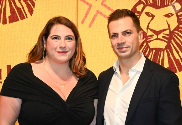 Charlotte Gaccio et son mari Sébastien Pons - People lors de la générale de la comédie musicale "Le Roi Lion" au théâtre Mogador à Paris le 11 novembre 2021. © Coadic Guirec/Bestimage