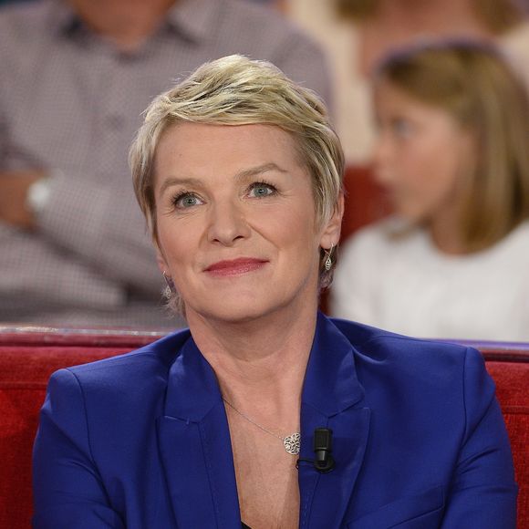 Elise Lucet - Enregistrement de l'émission "Vivement Dimanche" à Paris le 23 Septembre 2015 et qui sera diffusée le 27 Septembre 2015. - Invité principal Muriel Robin