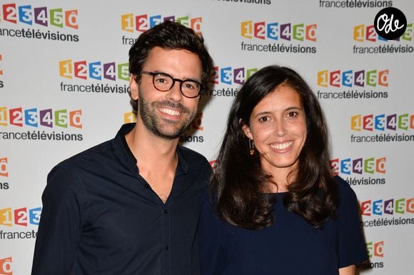 Thomas Isle et sa femme Carole Tolila lors du photocall de la présentation de la nouvelle dynamique 2017-2018 de France Télévisions. Paris, le 5 juillet 2017.
© Guirec Coadic/Bestimage