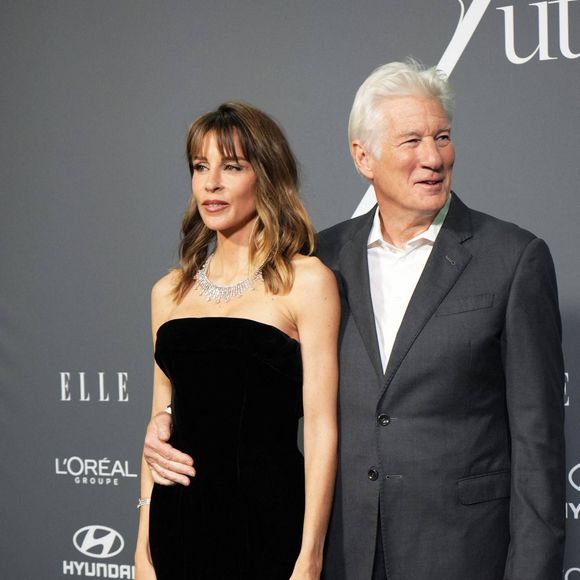 Aujourd’hui marié à Alejandra Silva, il a connu plusieurs grandes histoires d’amour.

Richard Gere et Alejandra Silva au photocall pour les prix Elle x Future et Elle Eco à Madrid le mercredi 26 novembre 2025.

Cordon / Bestimage