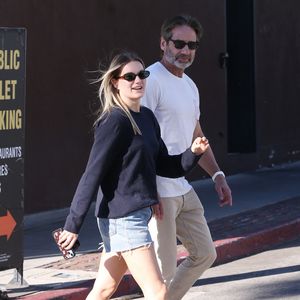 Le couple s'est dit oui lors d'un mariage secret rapporté par "Us Weekly".

David Duchovny et sa compagne Monique Pendleberry se baladent à Santa Monica le 7 novembre 2024.

Photo : Broadimage / Bestimage