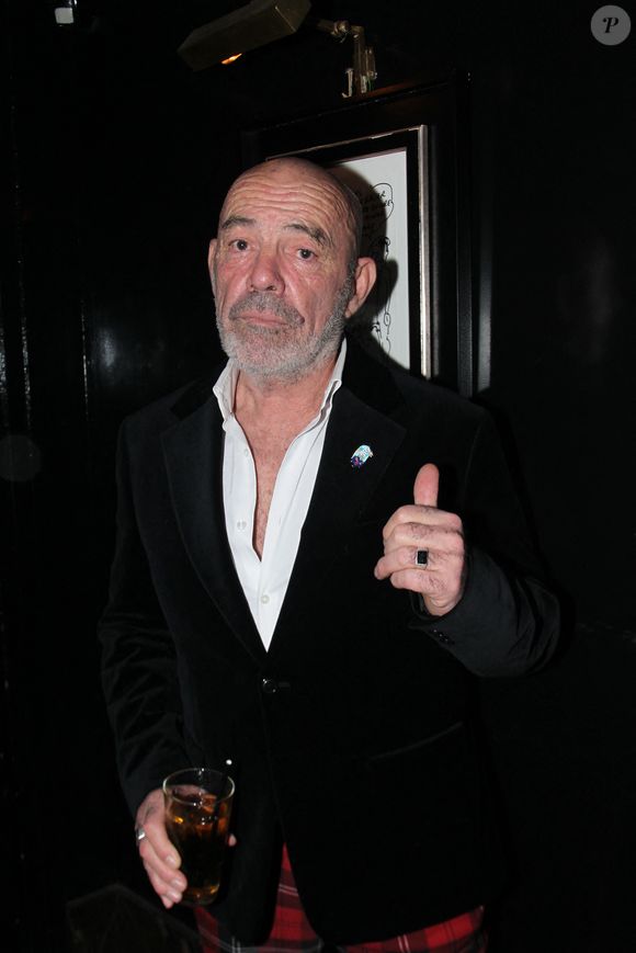 Philippe Corti lors de la soirée du quarantième anniversaire du Caca's Club (Club des analphabètes cons mais attachants, créé par Frédéric Beigbeder) chez Castel à Paris le 19 novembre 2024.
© Philippe Baldini / Bestimage