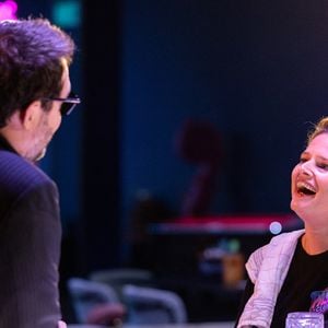 Exclusif - Elodie Poux lors du tournage de l'émission "Panique au grand magasin" diffusée le 15 décembre 2025 sur TF1. © Cyril Moreau/Bestimage