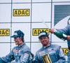 Ce pilote expérimenté l’avait guidé à ses débuts chez Sauber-Mercedes à la fin des années 1980.

Mass Jochen et Schumacher Michael sur un podium en 1990. © DPPI/Bestimage