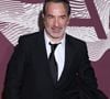 Jean Dujardin a lui aussi confié son amour des longues randonnées à travers la France.

Jean Dujardin au photocall du dîner de la 51ème cérémonie des César au Fouquet's à Paris, France, le 27 février 2026. © Denis Guignebourg/Bestimage