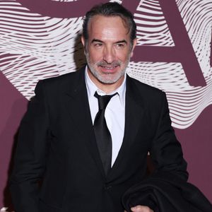 Jean Dujardin a lui aussi confié son amour des longues randonnées à travers la France.

Jean Dujardin au photocall du dîner de la 51ème cérémonie des César au Fouquet's à Paris, France, le 27 février 2026. © Denis Guignebourg/Bestimage