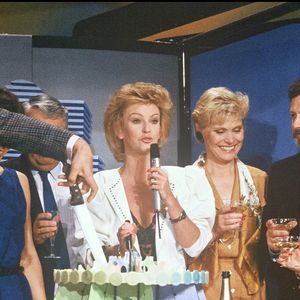 Charly Oleg avait poursuivi sa carrière de musicien après la fin de l'émission

Archives - L'équipe de l'émission Tournez Manège sur le plateau de TF1 en 1987.
Crédit : AGENCE / BESTIMAGE