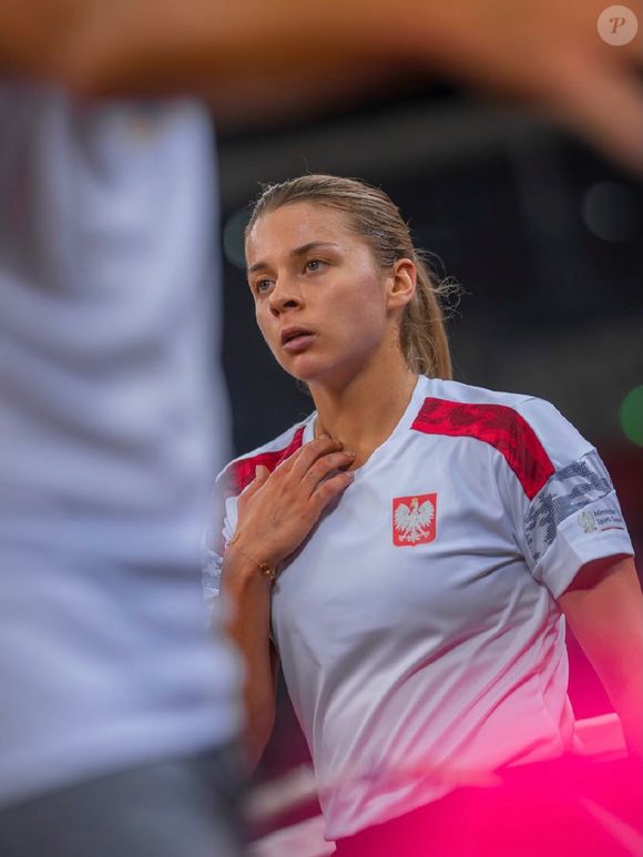 Bien que sa qualification lui assure 285 000 euros de gains, cette somme ne lui sera versée qu'à la fin de son tournoi.

Maja Chwalinska, Instagram