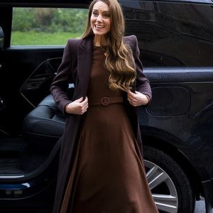 Aucun détail n’a été donné sur la présence de leurs enfants, laissant penser à un séjour en amoureux.

Le prince William, prince de Galles, Catherine Kate Middleton, princesse de Galles, assistent à une audience avec l'archevêque de Cantorbéry, Dame Sarah Mullally, dans le bureau de l'archevêque au palais de Lambeth, à Londres le 5 février 2026. © Aaron Chown/WPA-Pool/Julien Burton via Bestimage