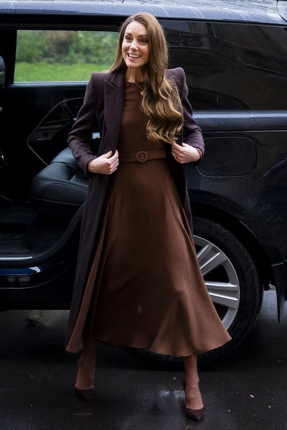 Aucun détail n’a été donné sur la présence de leurs enfants, laissant penser à un séjour en amoureux.

Le prince William, prince de Galles, Catherine Kate Middleton, princesse de Galles, assistent à une audience avec l'archevêque de Cantorbéry, Dame Sarah Mullally, dans le bureau de l'archevêque au palais de Lambeth, à Londres le 5 février 2026. © Aaron Chown/WPA-Pool/Julien Burton via Bestimage