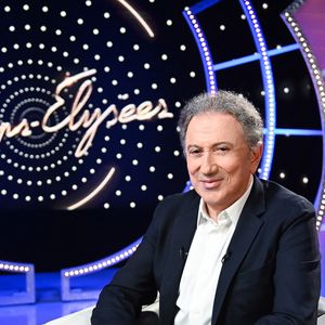 Michel Drucker lors de l'enregistrement de l'émission "Il était une fois "Champs-Elysées" au studio Gabriel, diffusée sur France 3 les 21 et 28 Décembre 2022. Paris. Le 5 décembre 2022. © Guillaume Gaffiot / Bestimage