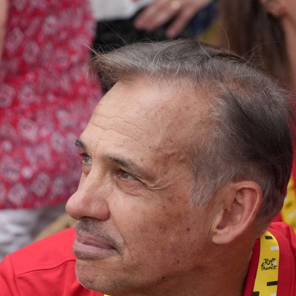 Exclusif - Paul Belmondo - Les célébrités lors de “L'Etape du Coeur” de l’association Mécénat Chirurgie Cardiaque lors de la 12ème étape de la 113ème édition du Tour de France entre Nevers et Chalon-sur-Saône, France, le 16 juillet 2026. © Anne-Sophie Guebey/Bestimage