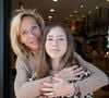 Elle évoque notamment son rôle de maman solo auprès de sa fille Éléa, âgée de 12 ans.

Rebecca Hampton et sa fille Eléa - 4ème édition du Festival séries télé films théâtre "Festi'Aubagne" à Aubagne le 28 mars 2026. © Anne-Sophie Guebey/Bestimage