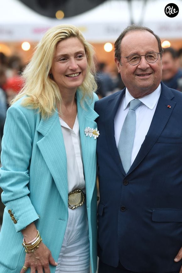 Francois Hollande et Julie Gayet lors du festival Soeurs Jumelles, Rencontre de la musique et de l'image à Rochefort le 1er juillet 2023.

© Franck Castel / Bestimage
