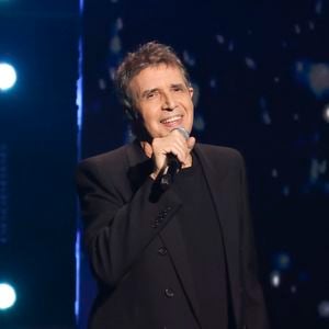 Exclusif - Julien Clerc, lors de l’enregistrement de l'émission "La fête de la chanson française - 20 ans d'émotions", à Paris, le 9 décembre 2025.
© Jack Tribeca/Bestimage