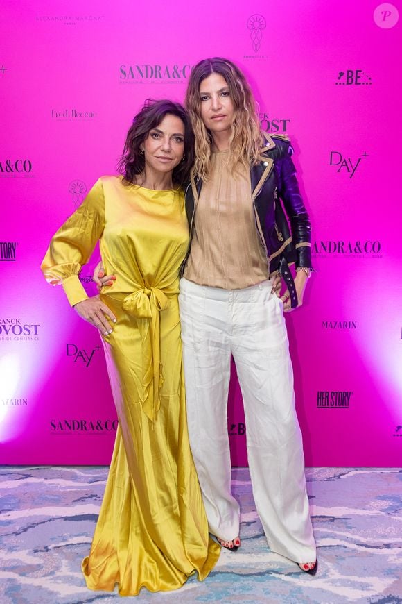 L’ambiance était joyeuse, décontractée et pleine de musique avec pour sponsor officiel une marque de beauté et de bien-être.
Exclusif - Sandra Sisley, Isabelle Funaro à la soirée "bal patché" à la suite Sandra & Co lors du Festival International des Séries de Cannes, Canneseries Saison 8, à l’hôtel JW Marriott Cannes le 26 avril 2025. © Aurelio Stella / William Sanches Tavares / Evenjoy / Bestimage