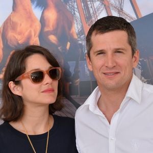Exclusif - Marion Cotillard et Guillaume Canet lors du Longines Paris Eiffel Jumping au Champ-de-Mars à Paris, le 4 juillet 2015. CORLEONE / BORDE / BESTIMAGE