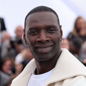 Omar Sy, qui est notamment copropriétaire du Paris Basketball et actionnaire de la marque de vin sans alcool Le Petit Béret, multiplie les projets en parallèle de sa carrière d'acteur.

Omar Sy au photocall de Jury lors du 77ème Festival International du Film de Cannes au Palais des Festivals à Cannes, France.

© Jacovides-Moreau/Bestimage