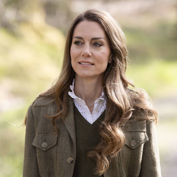 Chaque occasion permet de découvrir qu'elle semble aller de mieux en mieux.

Le prince William, prince de Galles, et Catherine (Kate) Middleton, princesse de Galles, visitent la forêt communautaire d'Ardura, en Ecosse, Royaume Uni, le 30 avril 2025. © Dana Press/Bestimage