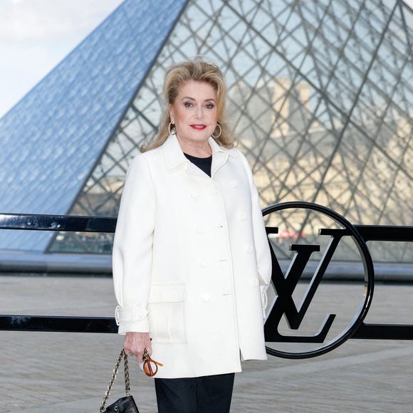 Racheté par les Domaines de Fontenille, le lieu est devenu un luxueux hôtel cinq étoiles en 2020.

Catherine Deneuve au photocall du défilé Louis Vuitton "Collection Femme Prêt-à-Porter Automne/Hiver 2026-2027" lors de la Fashion Week de Paris, le 10 mars 2026

© Olivier Borde / Bestimage