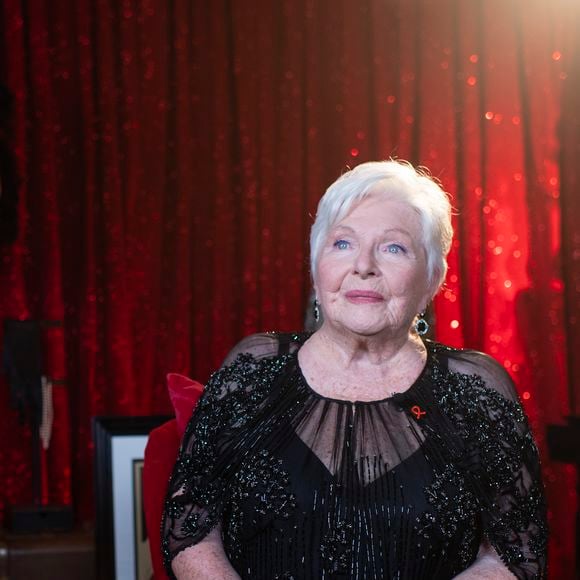 Exclusif - Line Renaud - Backstage de l'enregistrement de l'émission "100 ans de comédies musicales pour le Sidaction", qui sera diffusée le 2 avril sur France 2. Le 10 mars 2020
© Moreau-Perusseau / Bestimage

À l’occasion de la 27ème édition du Sidaction, France 2 propose une soirée exceptionnelle autour des grandes comédies musicales le jeudi 02 avril, à 21h05, sous la présidence de L.RENAUD.