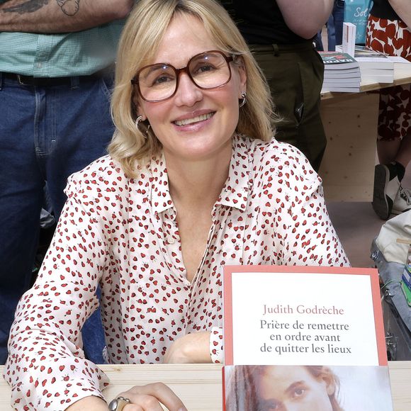 Judith Godreche lors du 5ème festival du Livre de Paris au Grand Palais à Paris, France, le 18 avril 2026. Les 17, 18 et 19 avril 2026, le Festival du livre de Paris célébrera les livres et la lecture, sous toutes ses formes, pour tous les publics. © Cédric Perrin/BestImage
