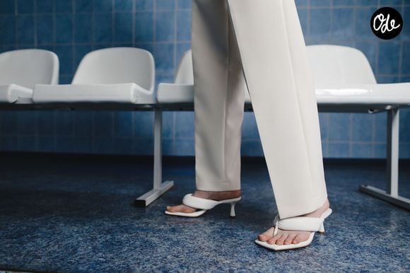 La version à talons gagne du terrain pour sublimer les silhouettes estivales.