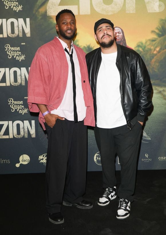 Olivier Kissita et Aziz Aboudrar au photocall de la première du film Zion au cinéma Le Grand Rex à Paris, France, le 4 avril 2025. © Coadic Guirec/Bestimage