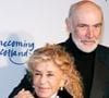 Sa veuve décidait de l'incinérer et répandre ses cendres sur deux parcours de golf qu'ils adoraient : un aux Bahamas et l'autre en Ecosse. 

L'acteur Sean Connery et son épouse Micheline Connery arrivent à l'événement 2009 Dressed To Kilt Tartan Week Kick-off au M2 Lounge à New York City, NY, USA le 30 mars 2009. Photo par Donna Ward/ABACAPRESS.COM