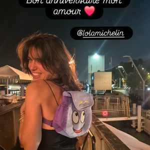 La jeune femme, qui fête ce 13 juin ses 25 ans, poursuit des études de journalisme et réalise des films…

Lola Michelin, la fille de Sandrine Quétier fête ses 25 ans.