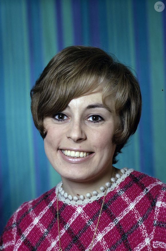 En France, à Paris, portrait studio de Georgette Lemaire, chanteuse le 25 mars 1969. Photo par Michel Ristroph via Bestimage