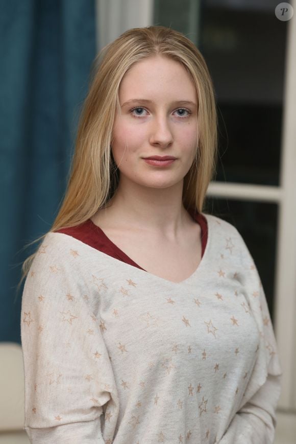 Louise Depardieu, la fille de Guillaume Depardieu, aux essayages en vue du défilé au profit de l'association Meghanora au Salon des Miroirs à Paris, le 19 février 2016. Crédit Bestimage