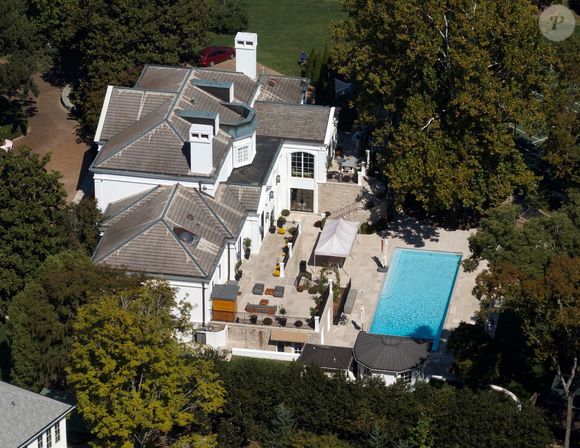 La garde de leurs deux filles, Sunday Rose et Faith Margaret, a également été réglée de manière harmonieuse, avec une répartition claire du temps entre les parents et sans pension alimentaire. 

L'une des maisons de Nicole Kidman et Keith Urban à Nashville. Backgrid USA / Bestimage