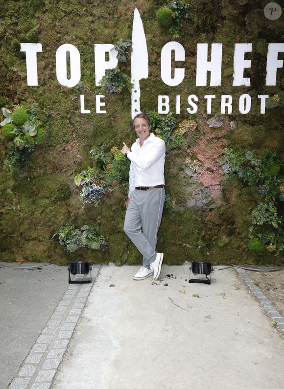 Exclusif - Stéphane Rotenberg - Ouverture du premier restaurant "Top Chef" Le Bistrot à Suresnes le 7 juillet 2022. Le groupe M6 et S. Rotenberg, en collaboration avec Les Bistrots Pas Parisiens ont ouvert ce Bistrot Top Chef à Suresnes, d’une capacité de 100 places.
© Marc Ausset-Lacroix/Bestimage