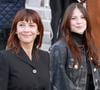 Après plus de 40 ans de carrière, Sophie Marceau voit sa relève sous les projecteurs assurée. Sa fille Juliette Lemley s'impose désormais comme un nouveau visage à suivre.

Sophie Marceau et sa fille Juliette Lemley au défilé Schiaparelli "Collection Haute Couture Printemps/Eté 2026" lors de la Fashion Week de Paris.

© Christophe Aubert via Bestimage