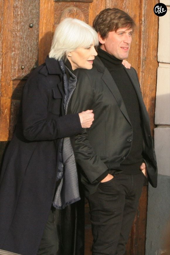 Un projet ambitieux qui célèbre son héritage tout en affirmant 

Exclusif - Françoise Hardy et son fils Thomas Dutronc se baladent le long des quais de l’Île Saint-Louis à Paris, France. ©AGENCE / BESTIMAGE