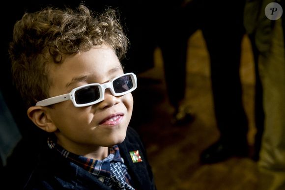 Son retour sur scène se fait dans un contexte familial complexe, notamment avec son fils Louka.

Le fils de Polnareff, Louka, assiste à la réception en l'honneur de Michel Polnareff le 17 novembre 2016, à Bruxelles, en Belgique. Photo par Danny Gys/Reporters/ABACAPRESS.COM