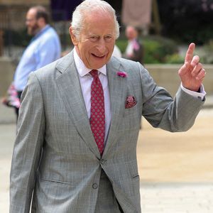 Le roi Charles III assiste à la cérémonie des clés au château de Lancaster, Lancaster, Lancashire, Royaume-Uni, le 9 juin 2025. © Julien Burton / Bestimage