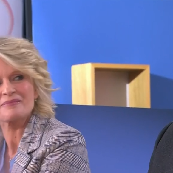 Nelson Monfort dans "C à vous" sur France 5 avec Sophie Davant, Fauve Hautot et Chris Marques.