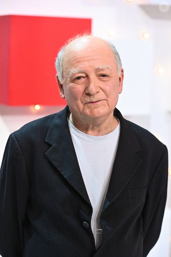 Exclusif - Claude Lemesle - Enregistrement de l'émission "Vivement Dimanche, Spéciale Joe Dassin", présentée par M.Drucker et diffusée le 12 novembre sur France 3, au Studio Gabriel à Paris

© Guillaume Gaffiot / Bestimage