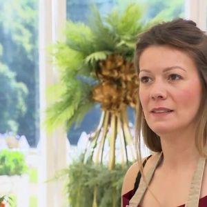 Pour l’ultime épreuve, Seb, Victoria et Margot ont dû réaliser une charlotte princière à l’ananas sous le regard de Christophe Michalak.
Margot lors de la finale du saison 14 du "Meilleur pâtissier", diffusée le 11 décembre 2025 sur M6.
Capture d'écran M6 / Le Meilleur pâtissier